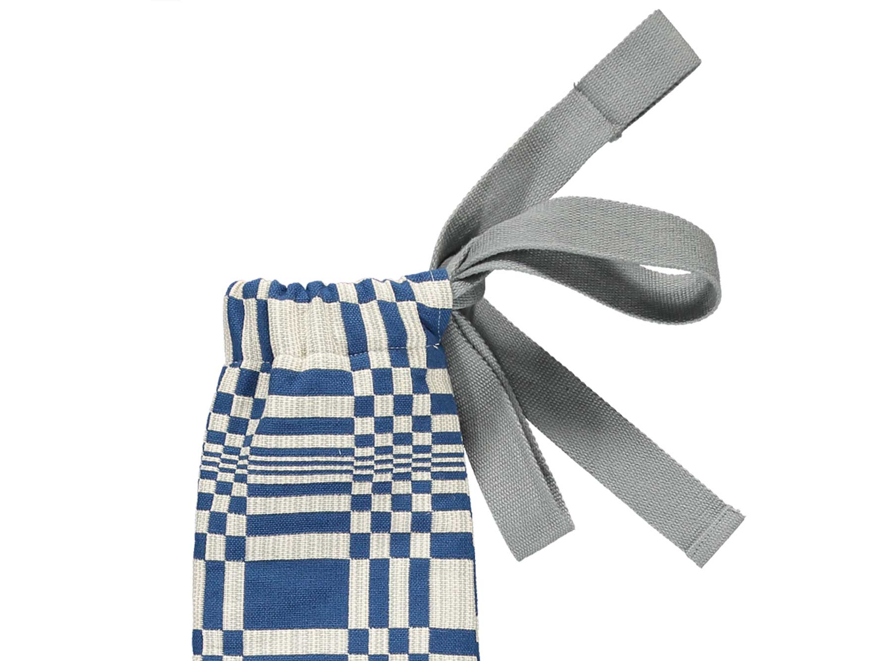 Yuyu hot water bottle 'Doris blue' - Image 3