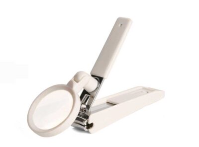 Magnifying nail clippers