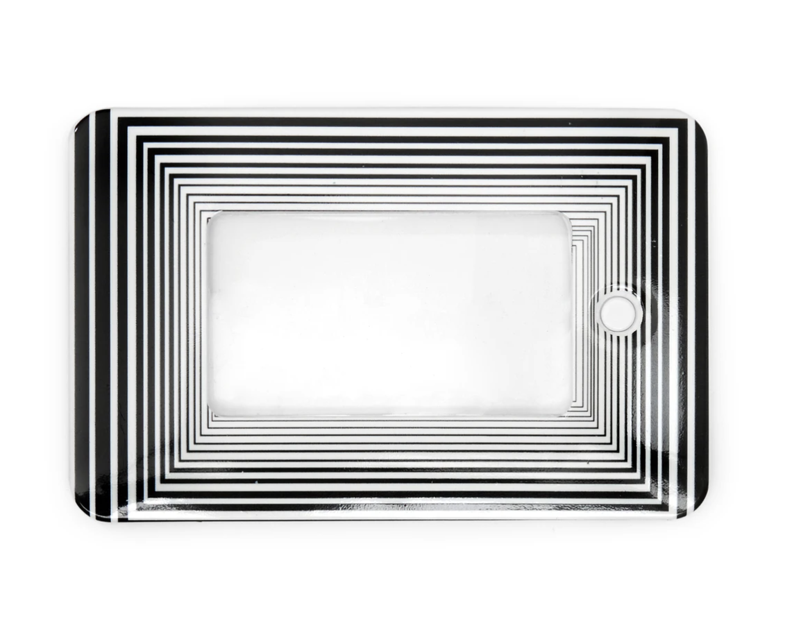 Hand held light up magnifier - Image 2