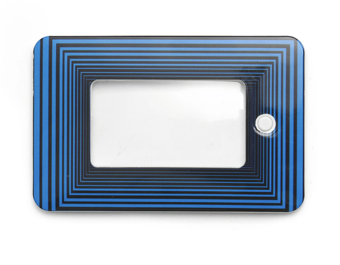 Hand held light up magnifier - Image 4